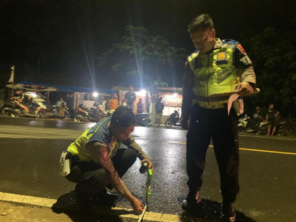 Tabrak Truk, Seorang Pengendara Sepeda Motor Meninggal&nbsp;Dunia