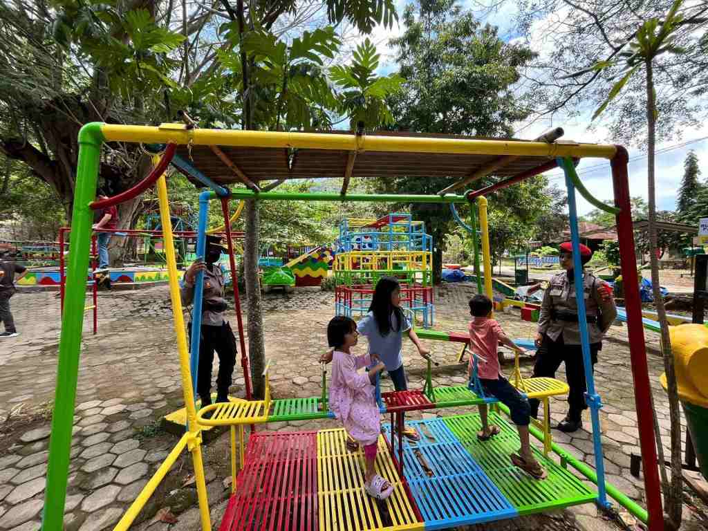 Polwan Polres Wonogiri Patroli Ke Sejumlah Objek Wisata, Beri Rasa Aman Dan&nbsp;Nyaman