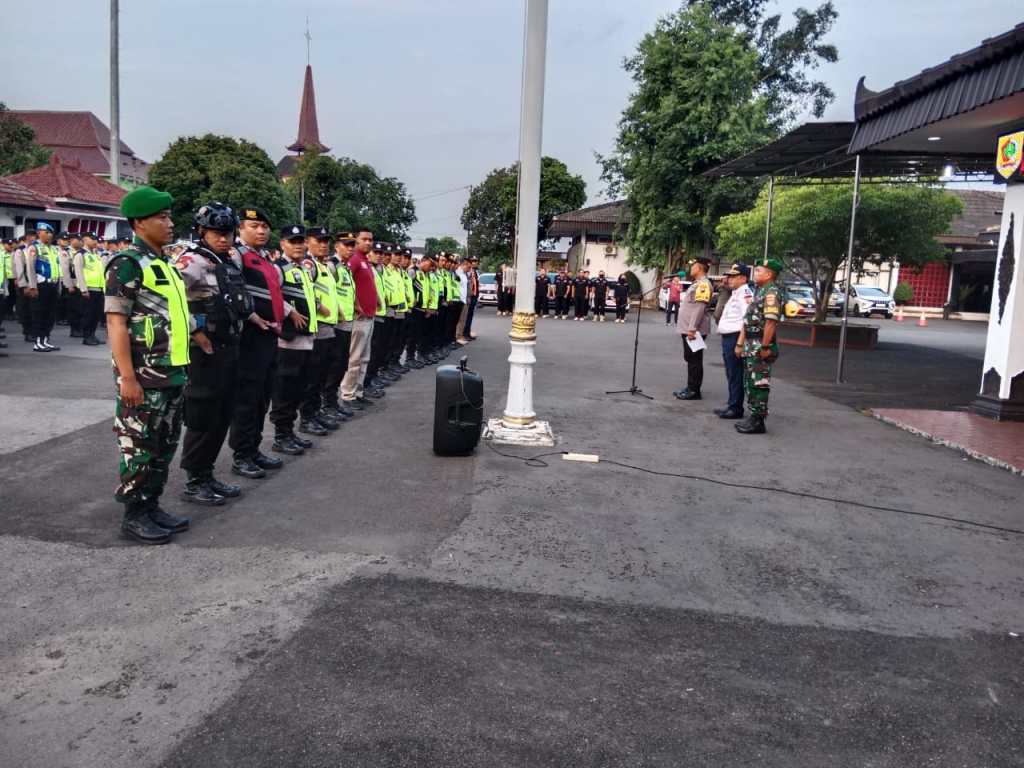 Konser Gilga Sahid, Anggota Polres Sterilisasi Jalur Alun-Alun&nbsp;Wonogiri