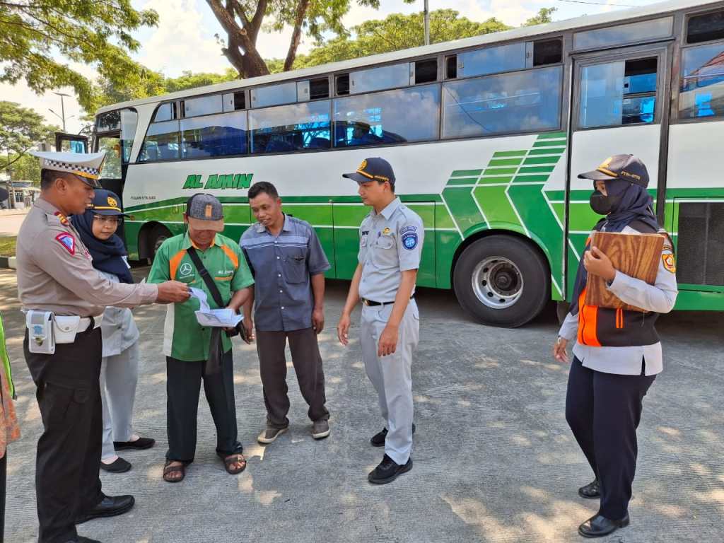 50 Bus Di Ramp Check, 7 Bus Diberi Tindakan Dari Dishub Dan Satlantas&nbsp;Wonogiri