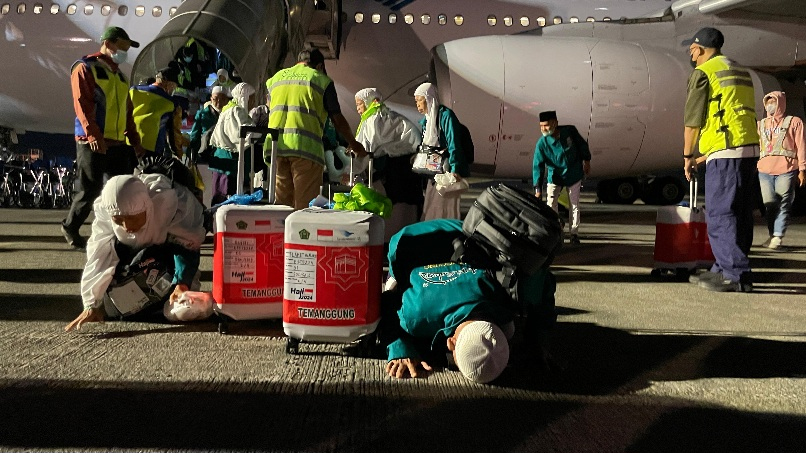 Sujud Syukur Jemaah Haji, Penanda Tiba Di Tanah&nbsp;Air