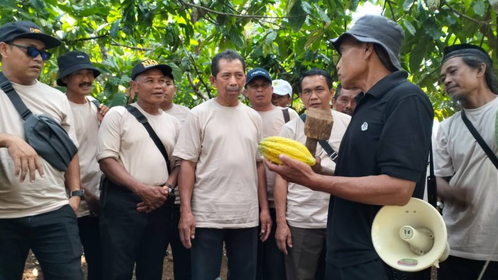 Petani Kakao Slogoretno Memperkaya Pengetahuan Ke Desa Wisata Nglanggeran,&nbsp;Gunungkidul