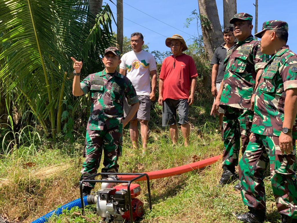 Dandim 0728 Wonogiri Cek Penggunaan Mesin Pompa Air Bantuan Brigade Alsintan Di&nbsp;Karanglor