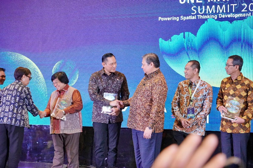 Menteri AHY Terima Penghargaan Anugerah One Map&nbsp;Policy