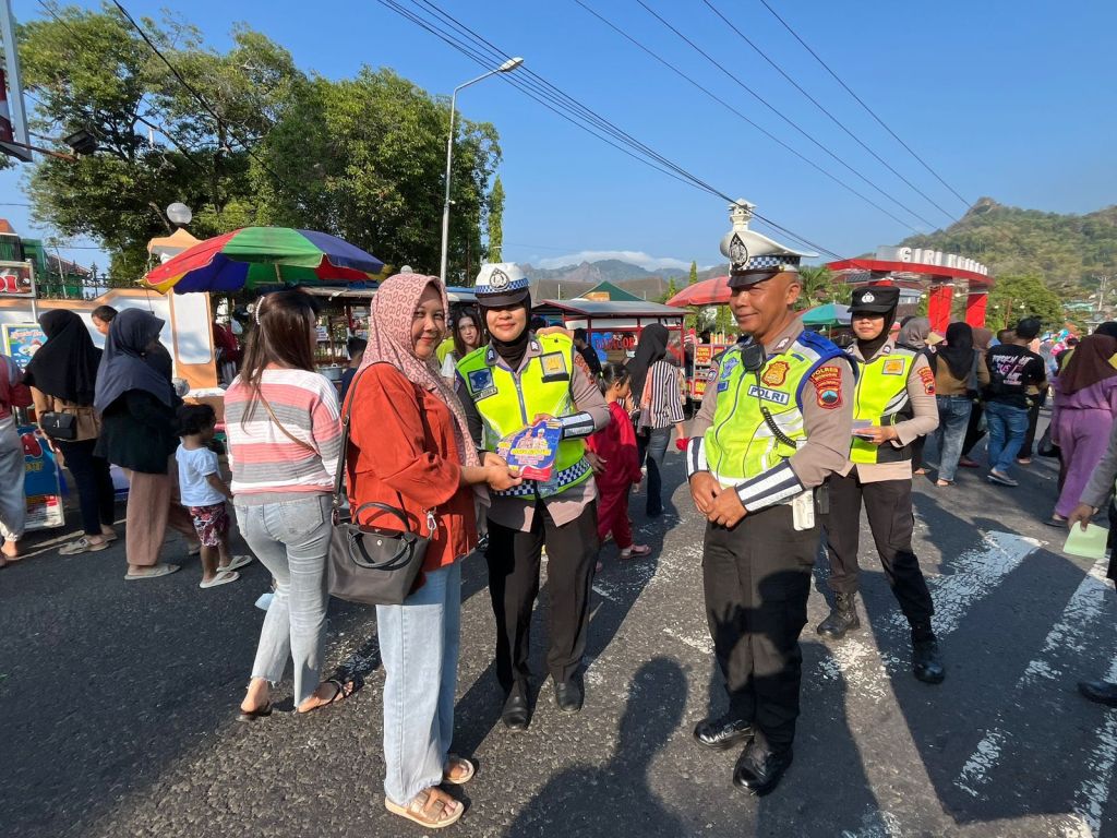 Hari Terakhir OPC, Anggota Satlantas Polres Wonogiri Ajak Pengunjung CFD Tertib Berlalulintas