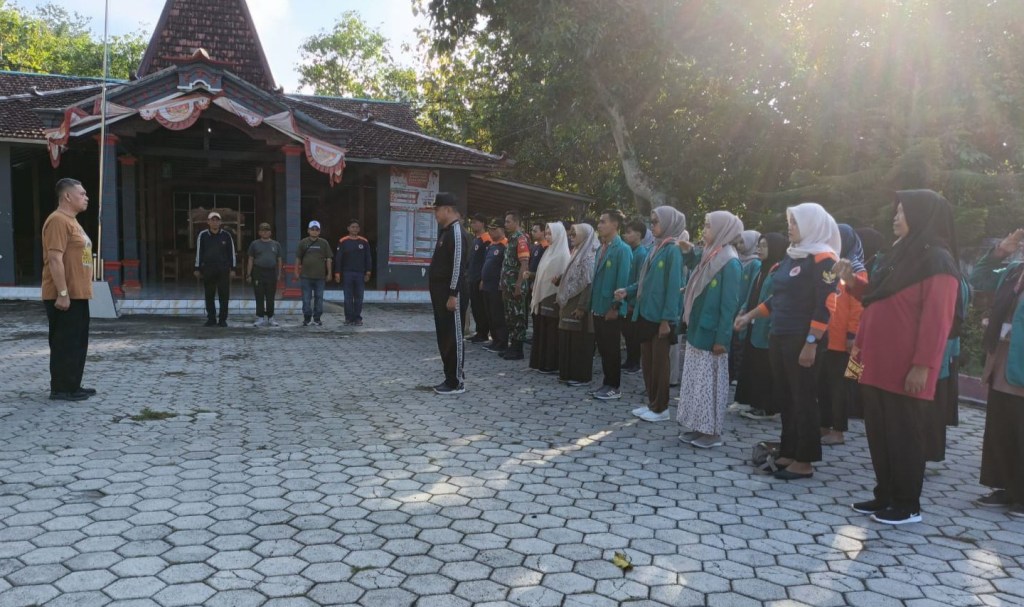 Babinsa Purwantoro Hadiri Apel Gertak PSN Se-Kecamatan&nbsp;Purwantoro