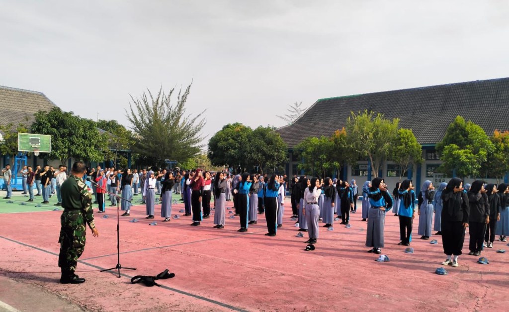 Pelajar SMKN 1 Giritontro Digembleng Wawasan Kebangsaan Dan Karakter&nbsp;Kedisplinan