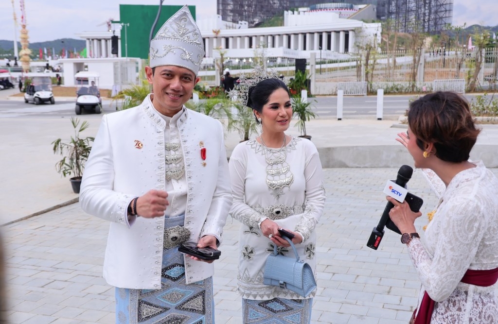 Hadir Di IKN Ikuti Upacara HUT Ke-79 RI, Menteri AHY Kenakan Baamar Galung Pancar&nbsp;Matahari