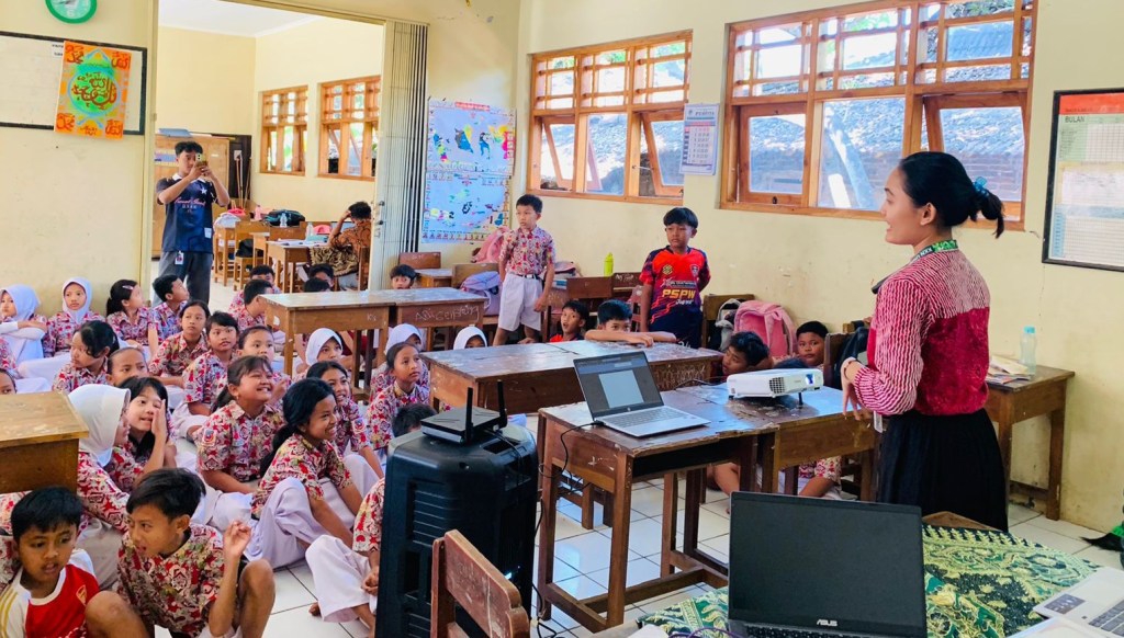 Mahasiswa Unisri Ajak Siswa SD Mojopuro Seru-Seruan Belajar Public Speaking Dan Microsoft&nbsp;Word