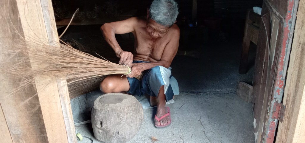 Berkat Kepedulian Bersama, Pak Kasijan Kini Miliki Akses Sanitasi&nbsp;Layak