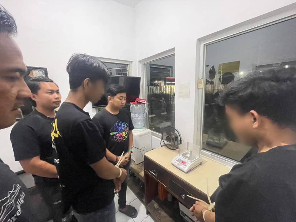 Walah, Dekat Kantor Kemenag Dan DPRD Wonogiri Jadi Transaksi Sabu, 2 Remaja Diamankan Polisi&nbsp;Wonogiri