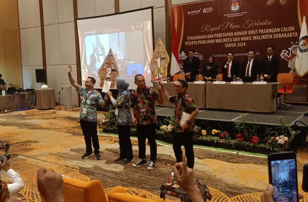 KPU Solo Undi Nomer Urut, Pasangan Teguh-Bambang Nomor 1, Respati-Astrid Nomor&nbsp;2